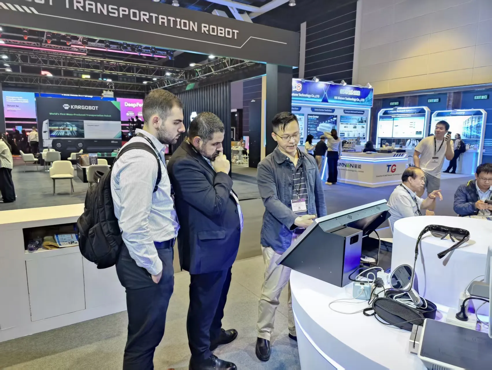 An on-site demonstration for international partners